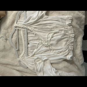 white abercrombie blouse crop size xs